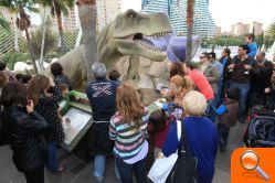 La exposición “Entre Dinosaurios” del Umbracle recibe más de 425.000 visitantes