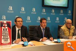 El crítico de teatro Eduardo Pérez-Rasilla recibe el Premio Palma de Alicante 2011 - (foto 2)