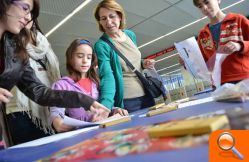 El tradicional concurso de dibujo “Nadal al Metro” ha comenzado hoy en la estación de Alboraya-Palmaret