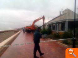 La Diputación apoya a la Plataforma en Defensa de las Viviendas y Propiedades del Litoral Castellonense tras el derribo de hoy en Almenara - (foto 3)