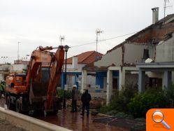 La Diputación apoya a la Plataforma en Defensa de las Viviendas y Propiedades del Litoral Castellonense tras el derribo de hoy en Almenara - (foto 4)