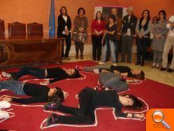 Dénia conmemora el Día Internacional contra la Violencia de Género - (foto 2)