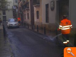 Compromís acusa al Ayuntamiento de discriminar a los barrios frente al centro de València en limpieza viaria - (foto 2)