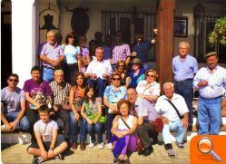 Paco Ramos y el becerrista local Sedano Vázquez en la fiesta final de año del Club Taurino alcorino - (foto 6) Paco Ramos y el becerrista local Sedano Vázquez en la fiesta final de año del Club Taurino alcorino - (foto 6)