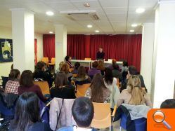 El concejal de Juventud, Miguel Ángel Martínez, recibe a los futuros monitores de tiempo libre infantil y juvenil - (foto 2) El concejal de Juventud, Miguel Ángel Martínez, recibe a los futuros monitores de tiempo libre infantil y juvenil - (foto 2)