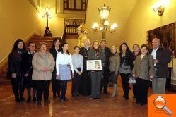 El Arzobispo, con pañuelo fallero al cuello, entrega los premios “PARAULA” al mejor ninot a las fallas de Arquitecto Alfaro y Ceramista Ros - (foto 2)