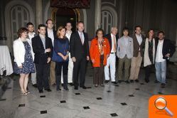 El president de la Generalitat  y el ministro de Asuntos Exteriores, invitados de la alcaldesa  al balcón del Ayuntamiento - (foto 4)