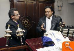 Enrique Navarro visita la Sinagoga de la Comunidad Israelita de Valencia - (foto 2)