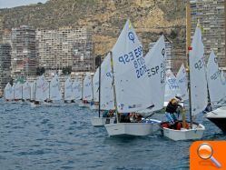 Buen viento y mejor organización en la Copa de España de Óptimist en el CN Alicante Costa Blanca - (foto 3)