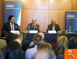 Moliner garantiza el apoyo de la Diputación a la industria azulejera “con acciones, no como simple repartidor de subvenciones” - (foto 2) Moliner garantiza el apoyo de la Diputación a la industria azulejera “con acciones, no como simple repartidor de subvenciones” - (foto 2)