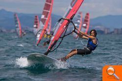 La Master Golden Series Valencia 2012 se inicia con una jornada espectacular y tres pruebas  en RS:X 8.5 - (foto 2)