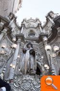 Monseñor Carlos Osoro preside la solemne procesión general con la imagen de San Vicente Ferrer - (foto 2)