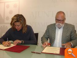 Firma de convenios con la Universidad Miguel Hernández para la realización de representaciones teatrales y exposiciones en salas municipales de Dénia - (foto 3) Firma de convenios con la Universidad Miguel Hernández para la realización de representaciones teatrales y exposiciones en salas municipales de Dénia - (foto 3)