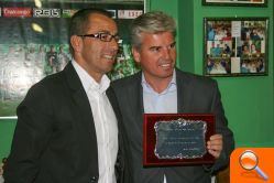 Rafael Gordillo y el Presidente del Betis visitan la Peña Bética de Dénia  - (foto 3)