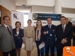 San Vicente promociona el Vivero de Empresas, el Centro Polifuncional y la bolsa de trabajo local en el XIV Maratón de Empleo de la UA - (foto 2)