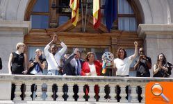 La alcaldesa abre el balcón principal del Ayuntamiento al “Ciudad Ros Casares” - (foto 5)