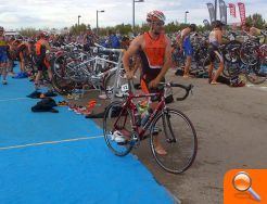 Emilio Aguayo y Nuria Morrió se coronan en el Triatlón Popular de Valencia-Playa de Pinedo - (foto 2)