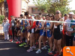 Más de 500 personas han participado en la primera edición de la carrera popular de atletismo '10 Kilómetros Sant Vicent' - (foto 2)
