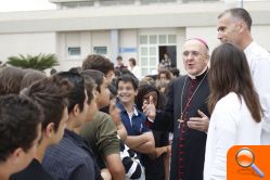 Monseñor Osoro preside el décimo aniversario del centro escolar “Fundación San Vicente Ferrer” - (foto 2)