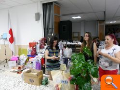 Más de 450 personas acuden al llamamiento solidario realizado por Cruz Roja Crevillent - (foto 4) Más de 450 personas acuden al llamamiento solidario realizado por Cruz Roja Crevillent - (foto 4)