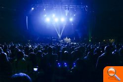 Jonathan Castilla, un espectáculo de luz y sonido que triunfa en Ibiza y los dj’s ganadores de “Sona la Dipu” completan el cartel del concierto de Pitbull en Valencia - (foto 2) Jonathan Castilla, un espectáculo de luz y sonido que triunfa en Ibiza y los dj’s ganadores de “Sona la Dipu” completan el cartel del concierto de Pitbull en Valencia - (foto 2)