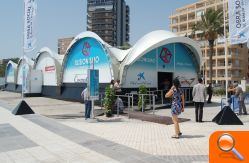 La exposición veraniega de la carpa de la Playa de San Juan alude al cerebro y sus nexos con el ilusionismo y la magia  - (foto 4)