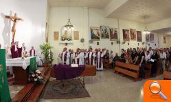 Cientos de ex reclusos, funcionarios de prisiones y voluntarios de Pastoral Penitenciaria despiden al P. Ximo en la misa exequial presidida por el Arzobispo - (foto 2) Cientos de ex reclusos, funcionarios de prisiones y voluntarios de Pastoral Penitenciaria despiden al P. Ximo en la misa exequial presidida por el Arzobispo - (foto 2)