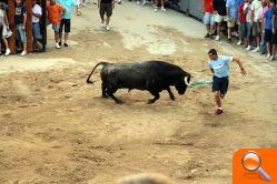 Inmejorable ambiente para la tercera jornada de bous al carrer de las fiestas patronales de Nules - (foto 5)