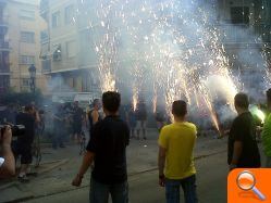 Paterna homenajea a los tiradores fallecidos con un emotivo acto en la Plaza Mayor - (foto 3)