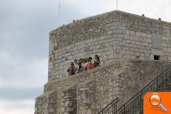 Los participantes en el Festival de Danses visitan Peñíscola - (foto 2)