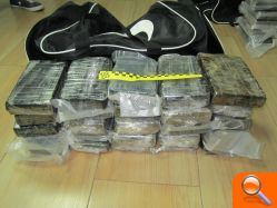 La Guardia Civil logra desarticular en un mes dos bandas organizadas de narcotráfico que operaban en el puerto de Valencia - (foto 3) La Guardia Civil logra desarticular en un mes dos bandas organizadas de narcotráfico que operaban en el puerto de Valencia - (foto 3)