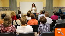 Comienza el ciclo de conferencias que el Ayuntamiento de Manises programa para mayores y mujeres de la ciudad - (foto 2)