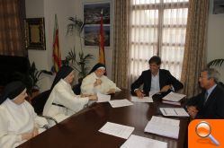 El alcalde y la Priora del Monasterio de Santa Catalina de Siena firman el convenio para el desarrollo del PAI 