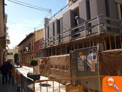 La Casa Consistorial lucirá su nueva imagen en Navidad tras el inicio de las laboras de cerramiento de la fachada - (foto 2)