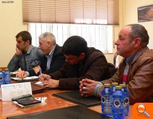 Toni Cantó mantiene reuniones de trabajo y una charla con los ciudadanos en Novelda - (foto 2) Toni Cantó mantiene reuniones de trabajo y una charla con los ciudadanos en Novelda - (foto 2)