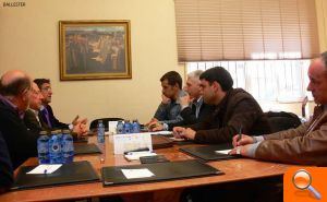 Toni Cantó mantiene reuniones de trabajo y una charla con los ciudadanos en Novelda - (foto 3) Toni Cantó mantiene reuniones de trabajo y una charla con los ciudadanos en Novelda - (foto 3)