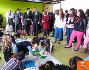 Fabra asegura que la Comunitat va por el buen camino porque de los 2.232 puestos de trabajo creados, el 15 por ciento son de empleo joven - (foto 4)
