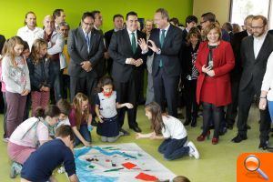Fabra asegura que la Comunitat va por el buen camino porque de los 2.232 puestos de trabajo creados, el 15 por ciento son de empleo joven - (foto 3)