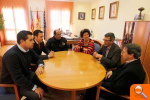 La concejal de Seguridad Ciudadana de l’Alfàs felicita a efectivos de Policía y Guardia Civil tras la detención de una banda de atracadores