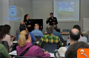 La Policía Nacional realiza las “I Jornadas de Formación de Formadores en Nuevas Tecnologías” - (foto 2) La Policía Nacional realiza las “I Jornadas de Formación de Formadores en Nuevas Tecnologías” - (foto 2)
