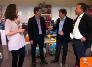 Jorge Rodríguez destaca en su visita a Joumma Bags la necesidad de que las empresas innoven y se internacionalicen - (foto 2) Jorge Rodríguez destaca en su visita a Joumma Bags la necesidad de que las empresas innoven y se internacionalicen - (foto 2)