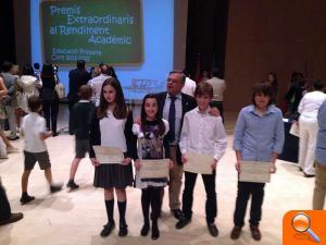 Dos alumnos del Colegio Villa Fátima reciben el Premio extraordinario al rendimiento académico