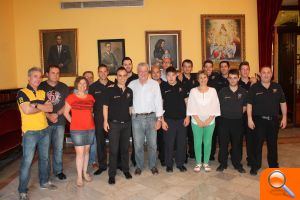 El Ayuntamiento de Sueca recibe a varios clubes deportivos por sus triunfos en esta temporada - (foto 3)