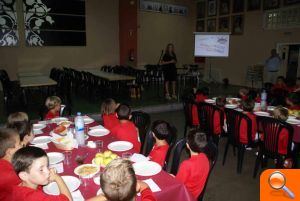 Burriana ofrece desayunos cardiosaludables a los alumnos de los campus de fútbol base - (foto 2) Burriana ofrece desayunos cardiosaludables a los alumnos de los campus de fútbol base - (foto 2)