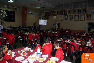 Burriana ofrece desayunos cardiosaludables a los alumnos de los campus de fútbol base - (foto 3) Burriana ofrece desayunos cardiosaludables a los alumnos de los campus de fútbol base - (foto 3)