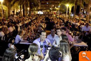 Más de 1.000 personas arropan al Partido Popular de Gandia en la cena de verano      