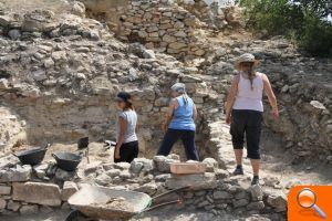 Las excavaciones en el poblado del Puig localizan cerámica etrusca  - (foto 2)