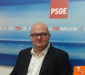 El PSPV-PSOE ELX denuncia que "hace un año que cerró el aparcamiento gratuito del Hospital General para beneficiar al parking de pago"