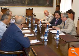 La Comisión de Expertos sobre la investigación de hidrocarburos de la Diputación rechaza el fracking por la fragilidad del territorio - (foto 2)