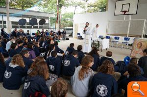 La lluvia obliga a los peregrinos valencianos en la JMJ a trasladar su misa diaria a un polideportivo de Río - (foto 2) La lluvia obliga a los peregrinos valencianos en la JMJ a trasladar su misa diaria a un polideportivo de Río - (foto 2)